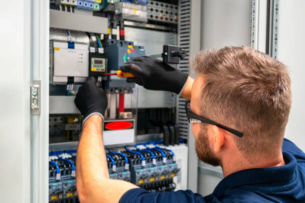 Best Licensed Electrician  in Darien Downtown, CT
